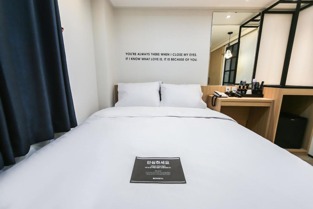 Hotel On Changwon Exterior photo